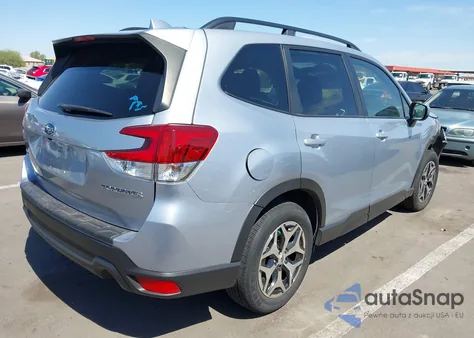 2021 Subaru Forester Premium z USA, uszkodzony, nr VIN JF2SKAJC3MH472204